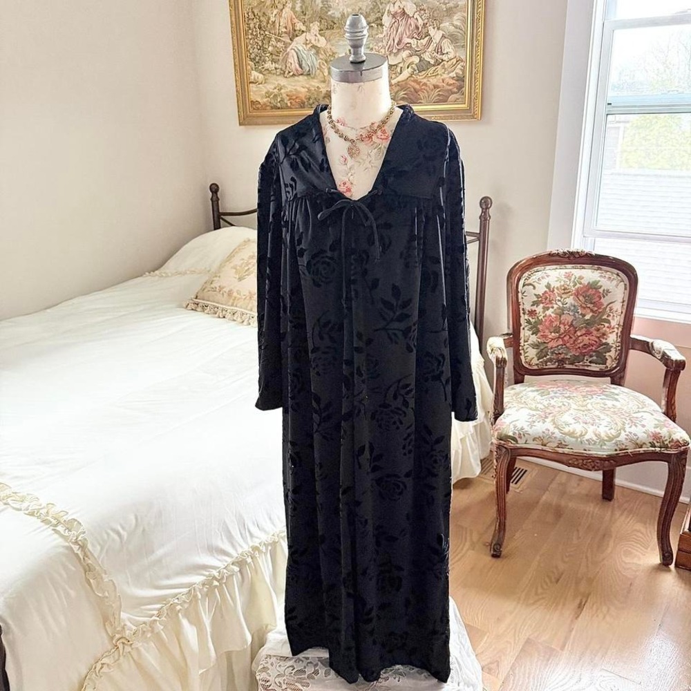 90s amanda stewart black velvet floral burnout maxi dress size medium‎